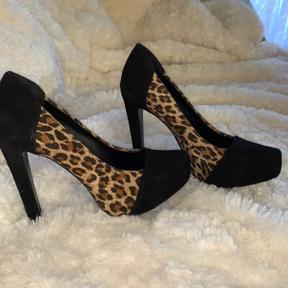 Leopard Print Pumps - Picture 1 of 4